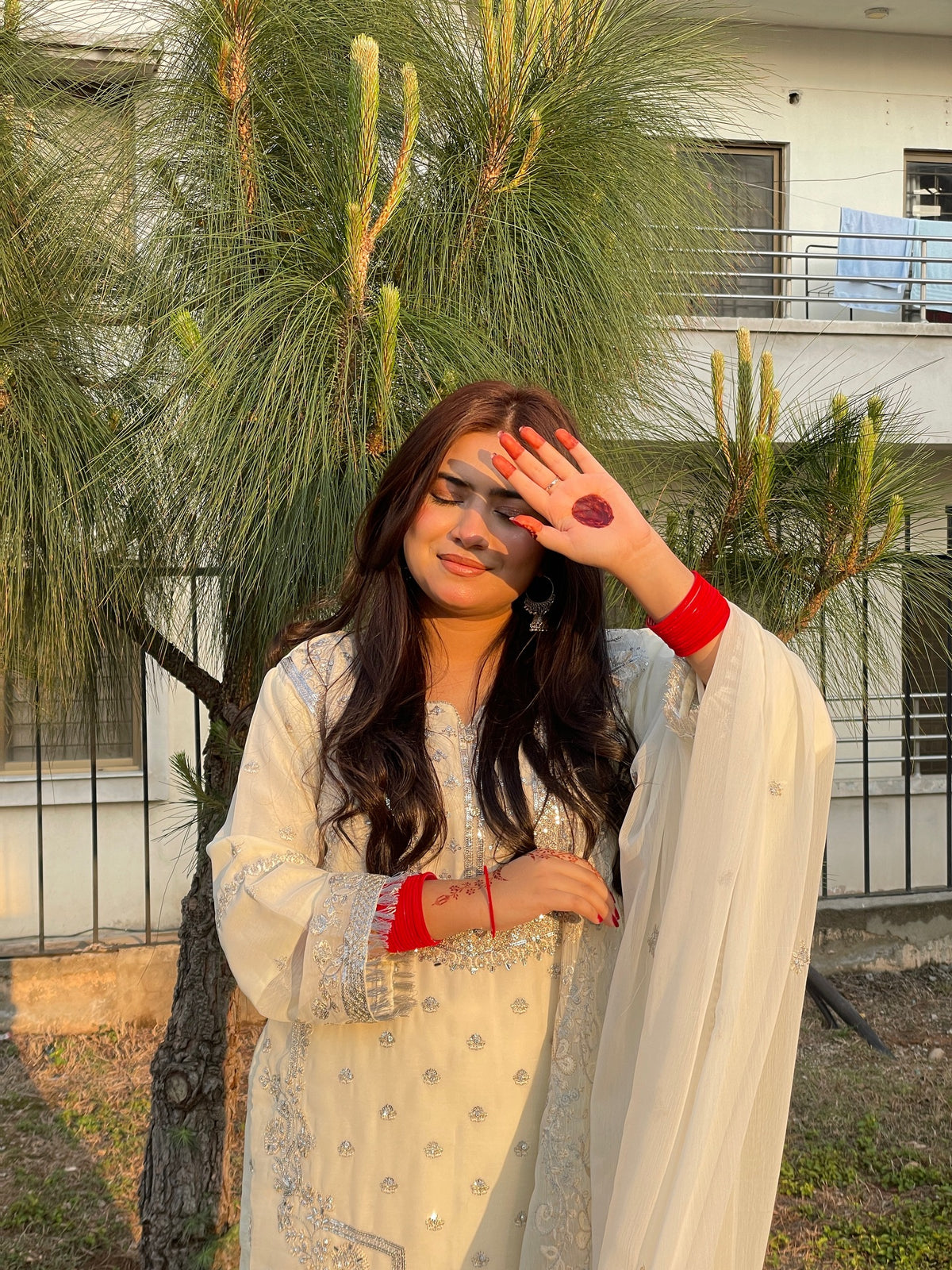 Durr-e-Noor Cream White