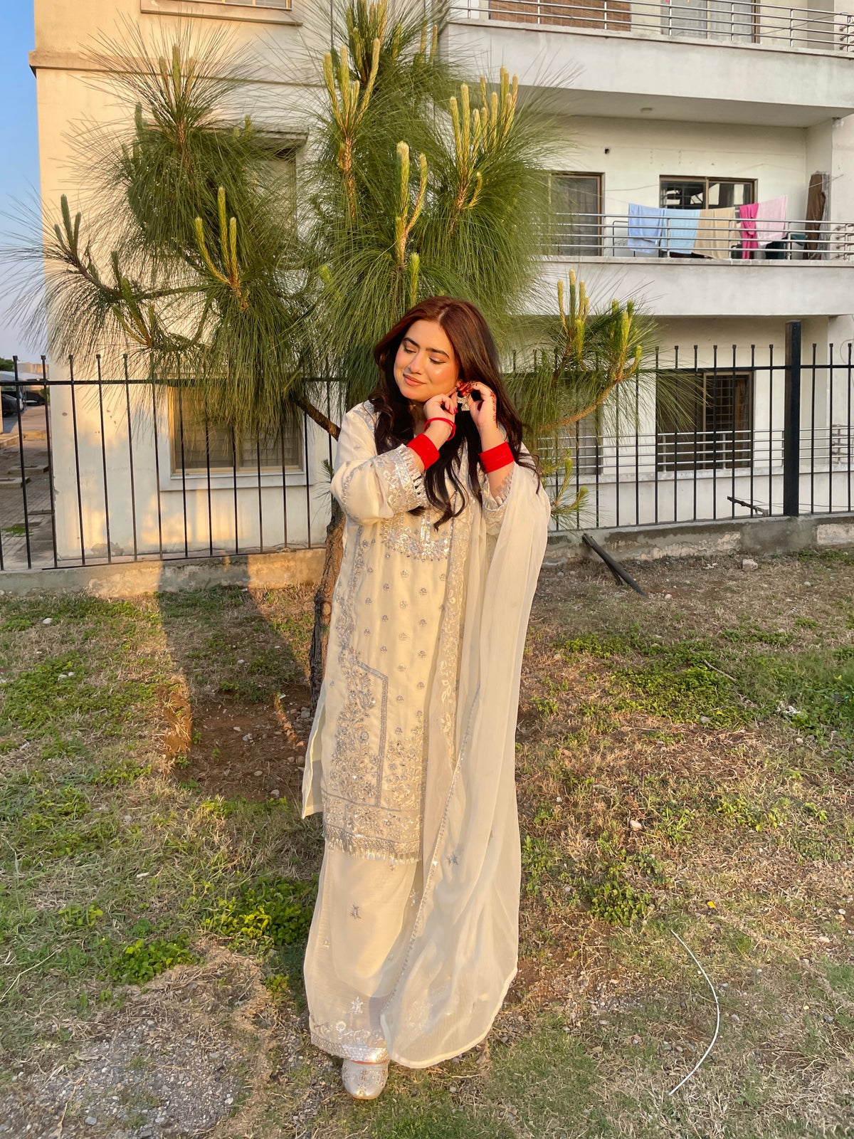Durr-e-Noor Cream White