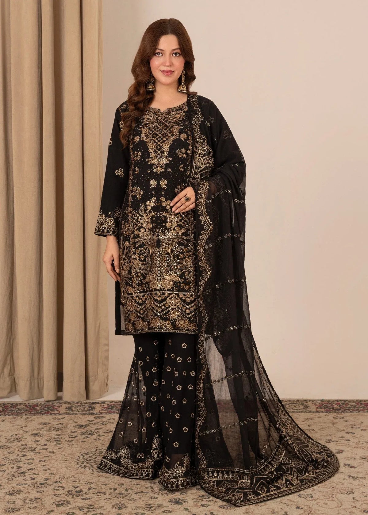 Noor Bano Black