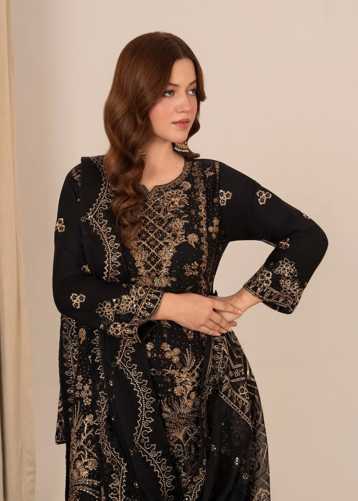 Noor Bano Black