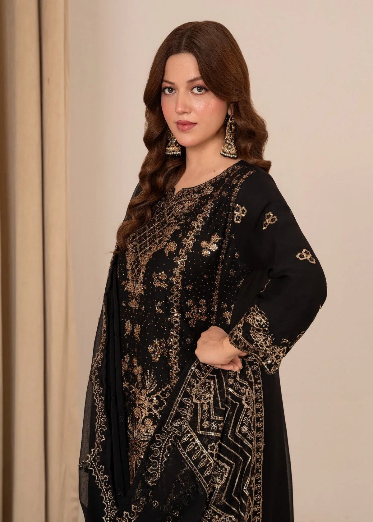 Noor Bano Black