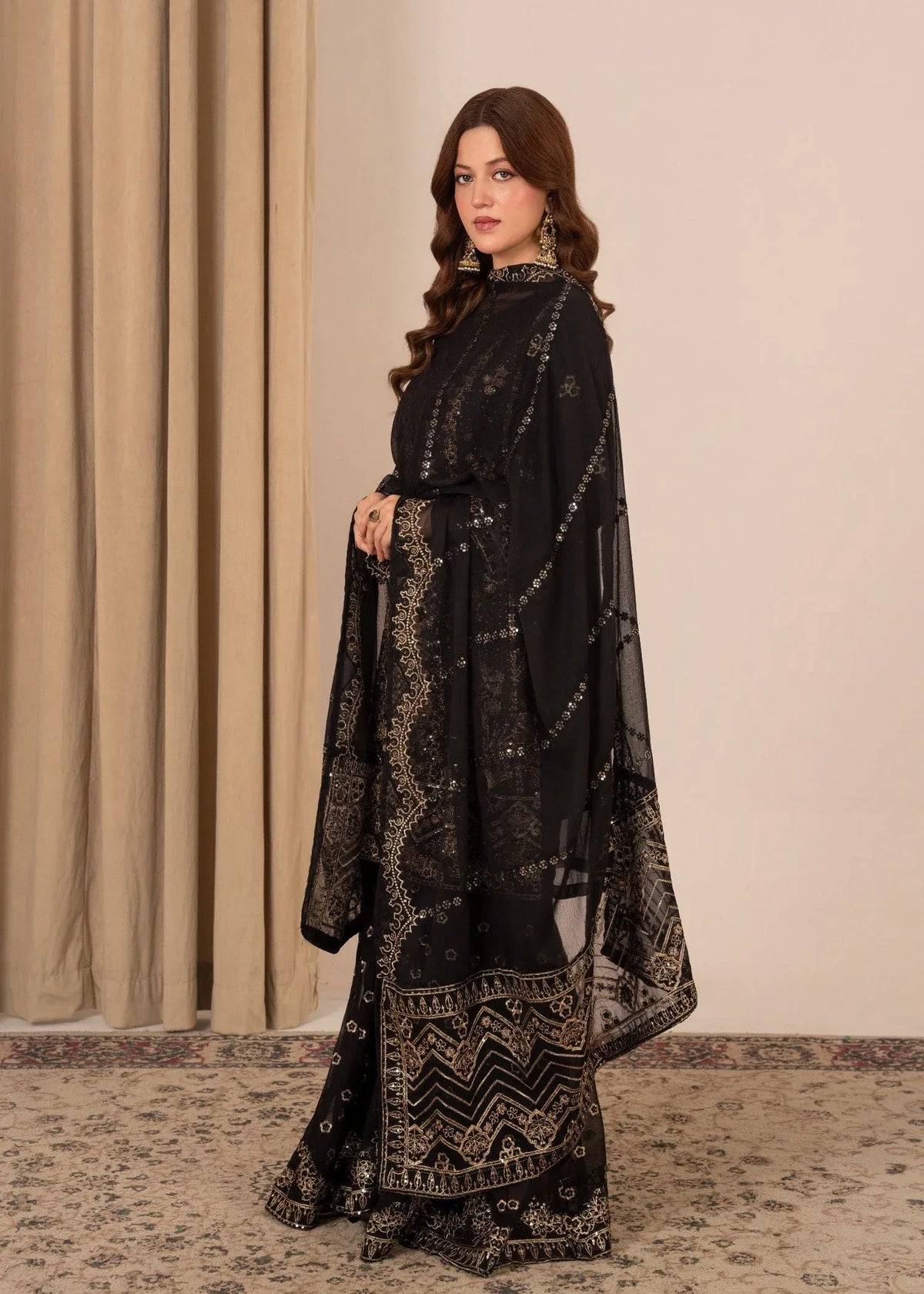 Noor Bano Black