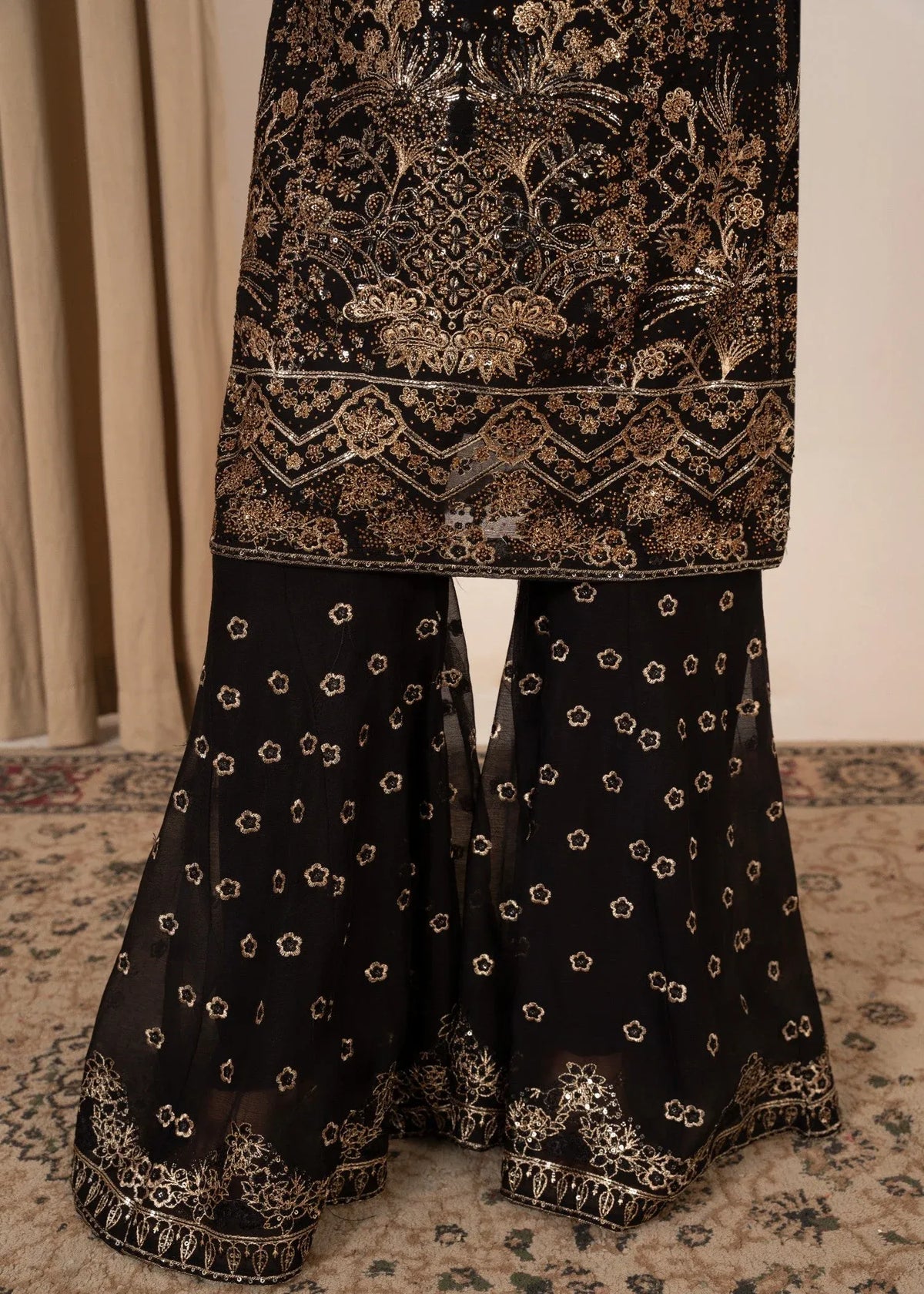 Noor Bano Black
