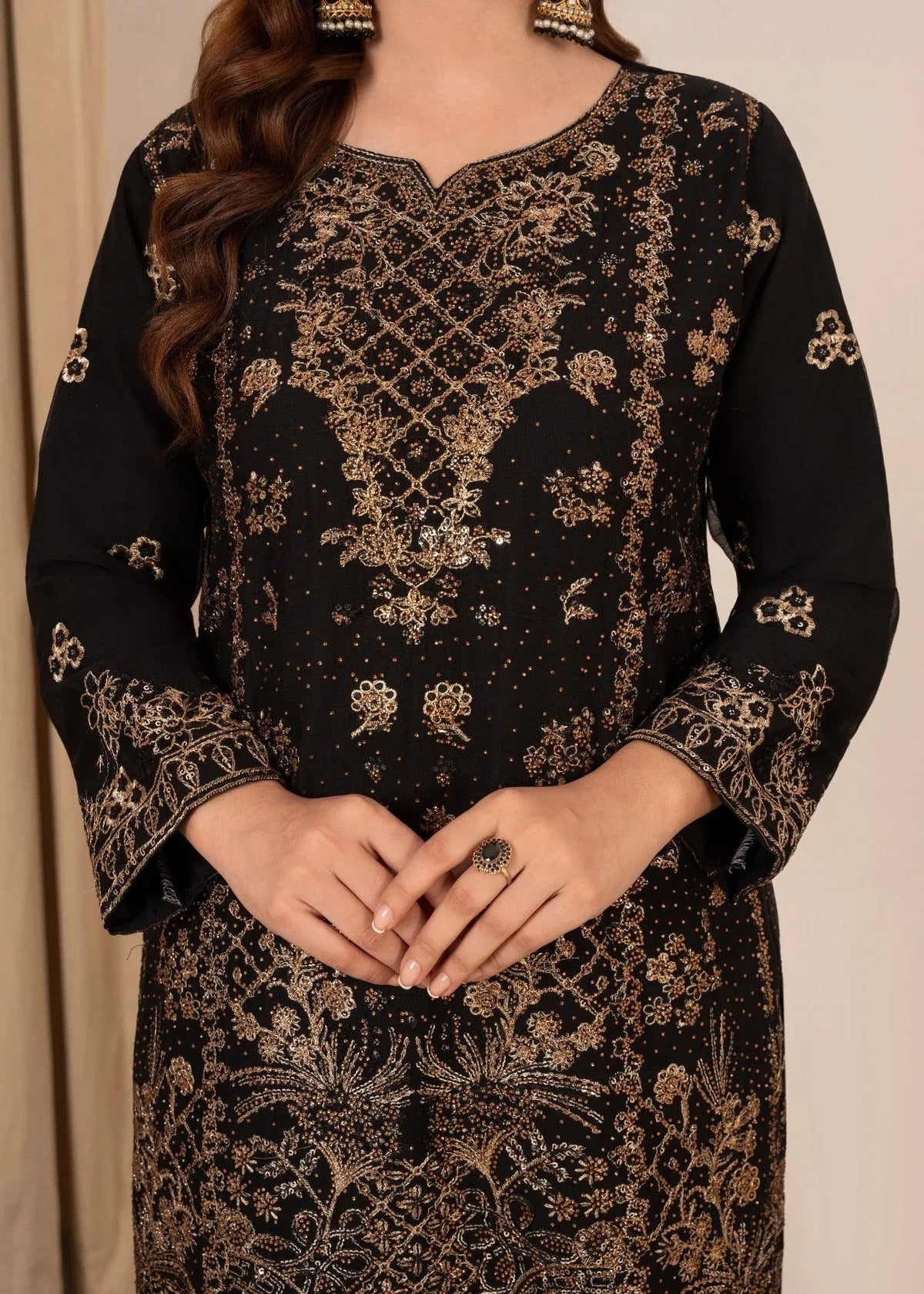 Noor Bano Black